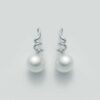 Orecchini Donna Oro e Perle Yukiko PER1099Y con perle bianco 7.5-8 mm. Diamanti 1.4 punti totali.